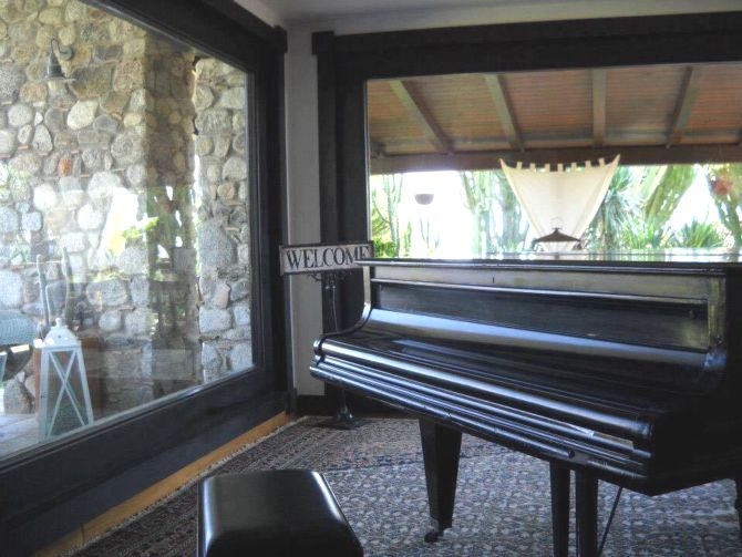 B&B Luxury Piano