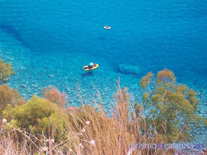 A Camina in Gommone