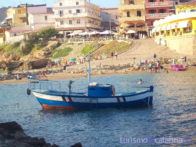 Le Castella e la Barca