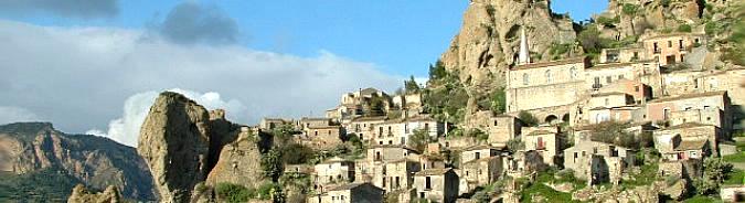 Pentedattilo - Un Viaggio tra i Borghi Fantasma in Calabria