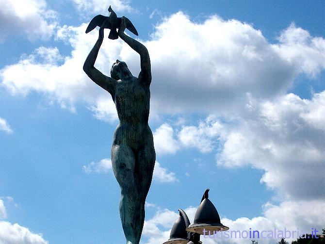 La primavera statua di Ercole Drei a Taverna