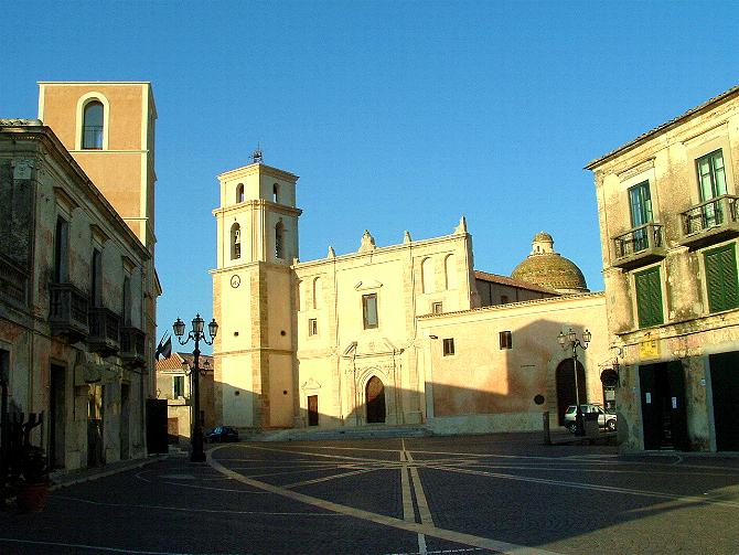 Piazza Campo Santa Severina