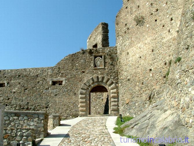 La porta del Castello Normanno di Squillace