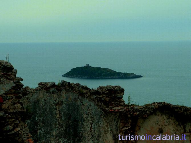 Dall'Antica Cirella all'Isola