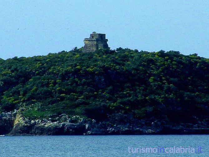 La torre sull'Isola di Cirella