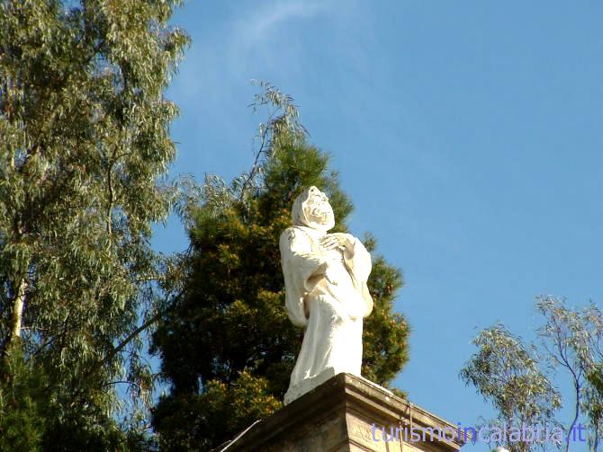 Statua di San Francesco di Paola